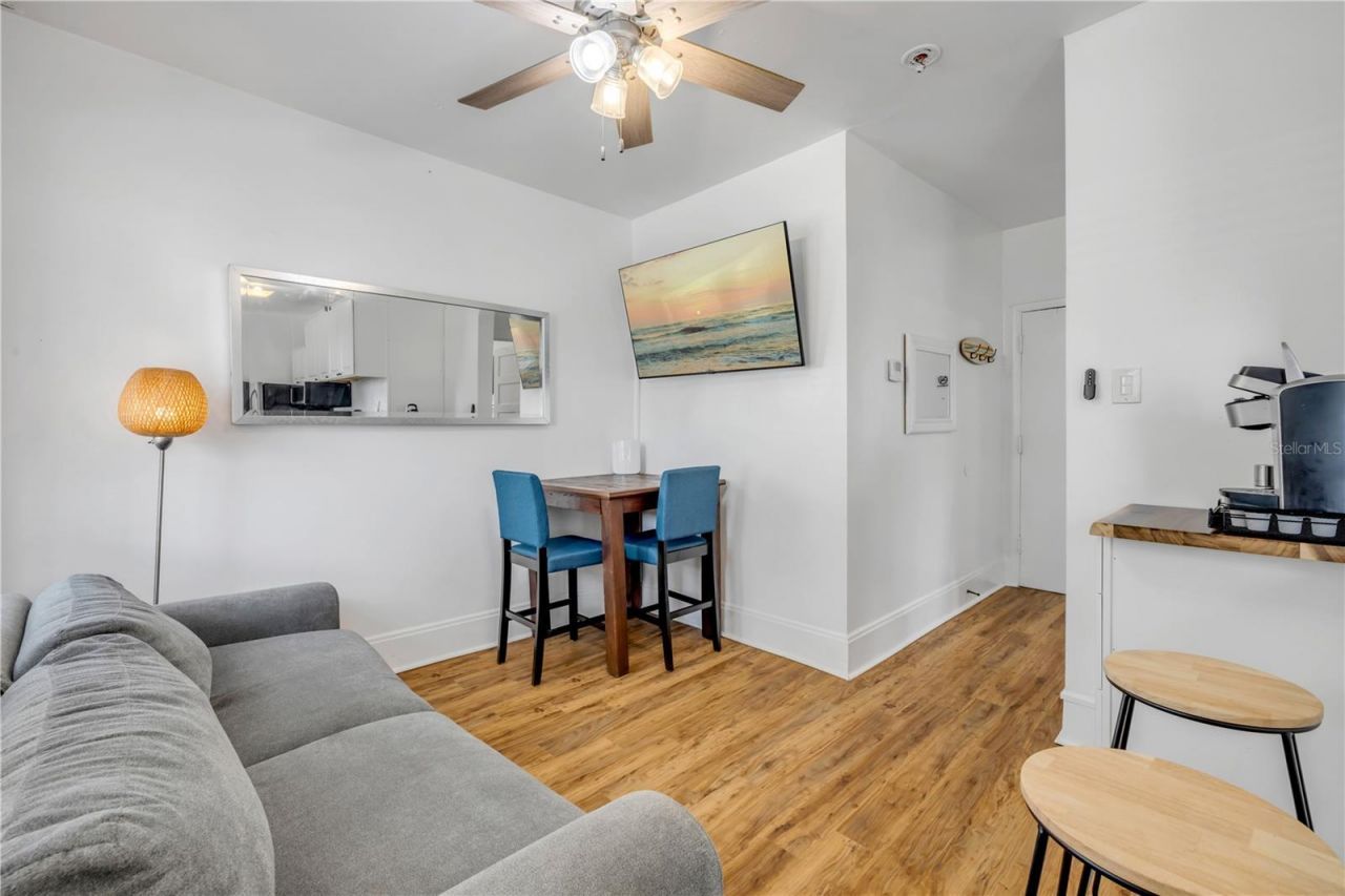 200 Live Oak Street, New Smyrna Beach, FL 32168 Photo