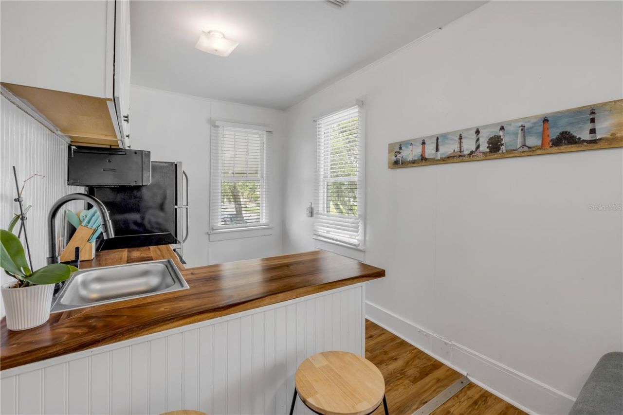 200 Live Oak Street, New Smyrna Beach, FL 32168 Photo