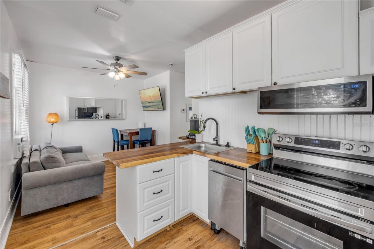 200 Live Oak Street, New Smyrna Beach, FL 32168 Photo