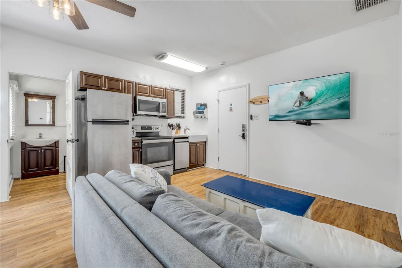 200 Live Oak Street, New Smyrna Beach, FL 32168 Photo