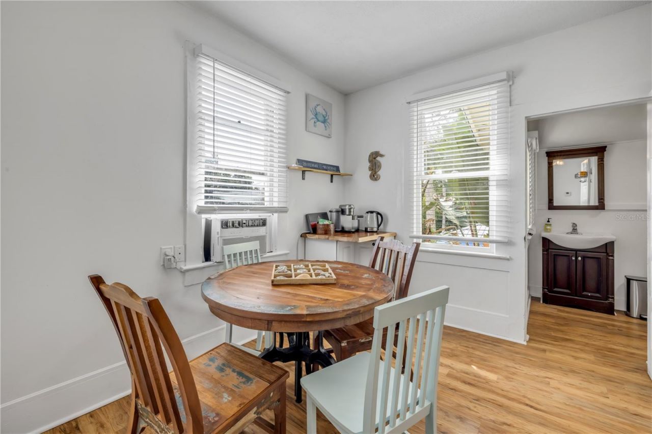 200 Live Oak Street, New Smyrna Beach, FL 32168 Photo