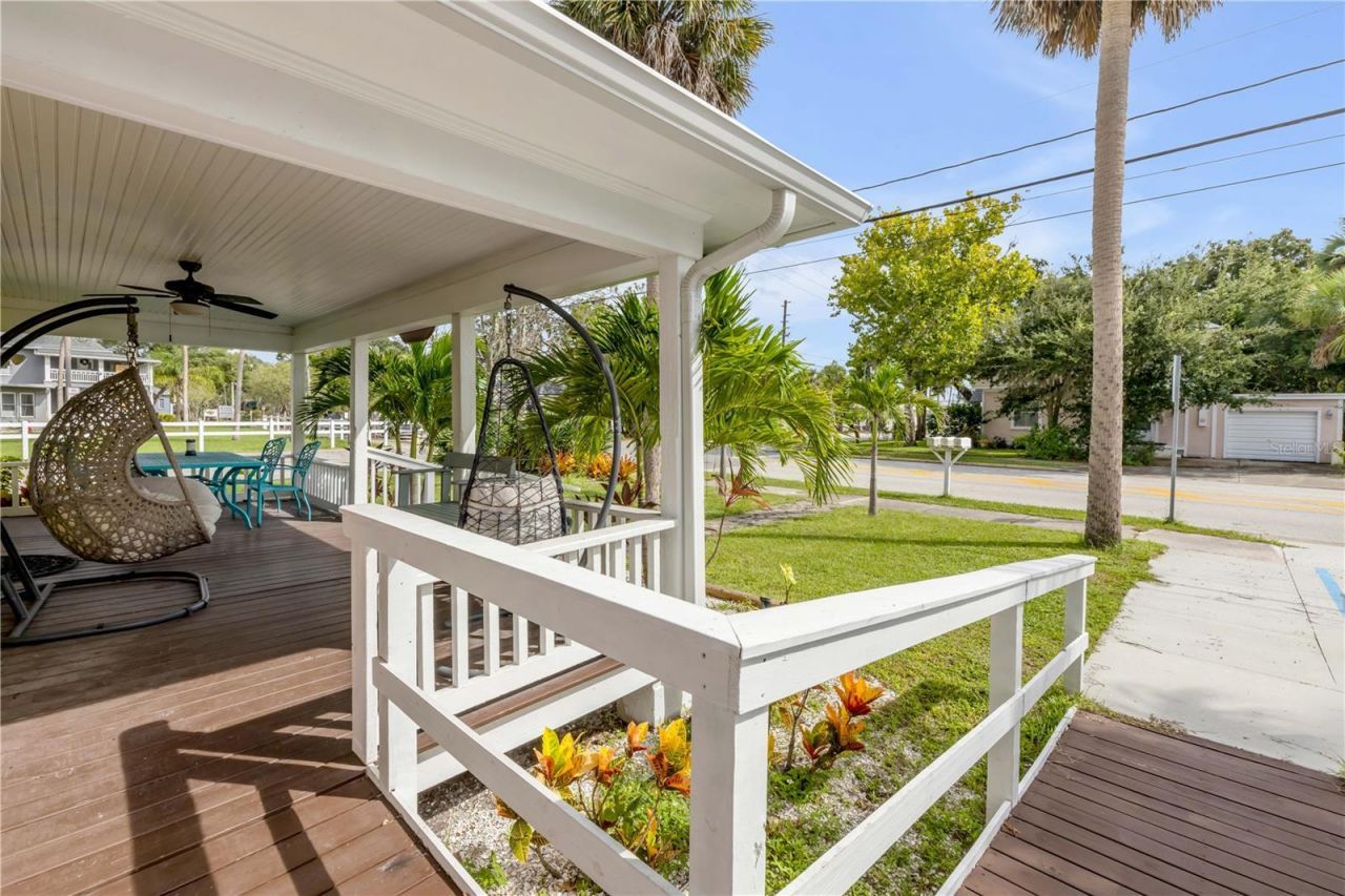 200 Live Oak Street, New Smyrna Beach, FL 32168 Photo