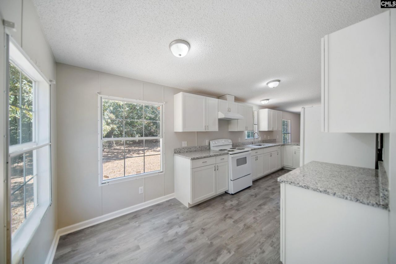 145 Glencrest Drive Photo 10