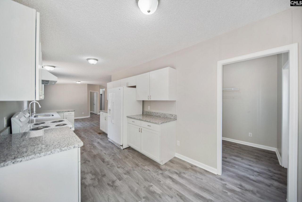 145 Glencrest Drive Photo 11