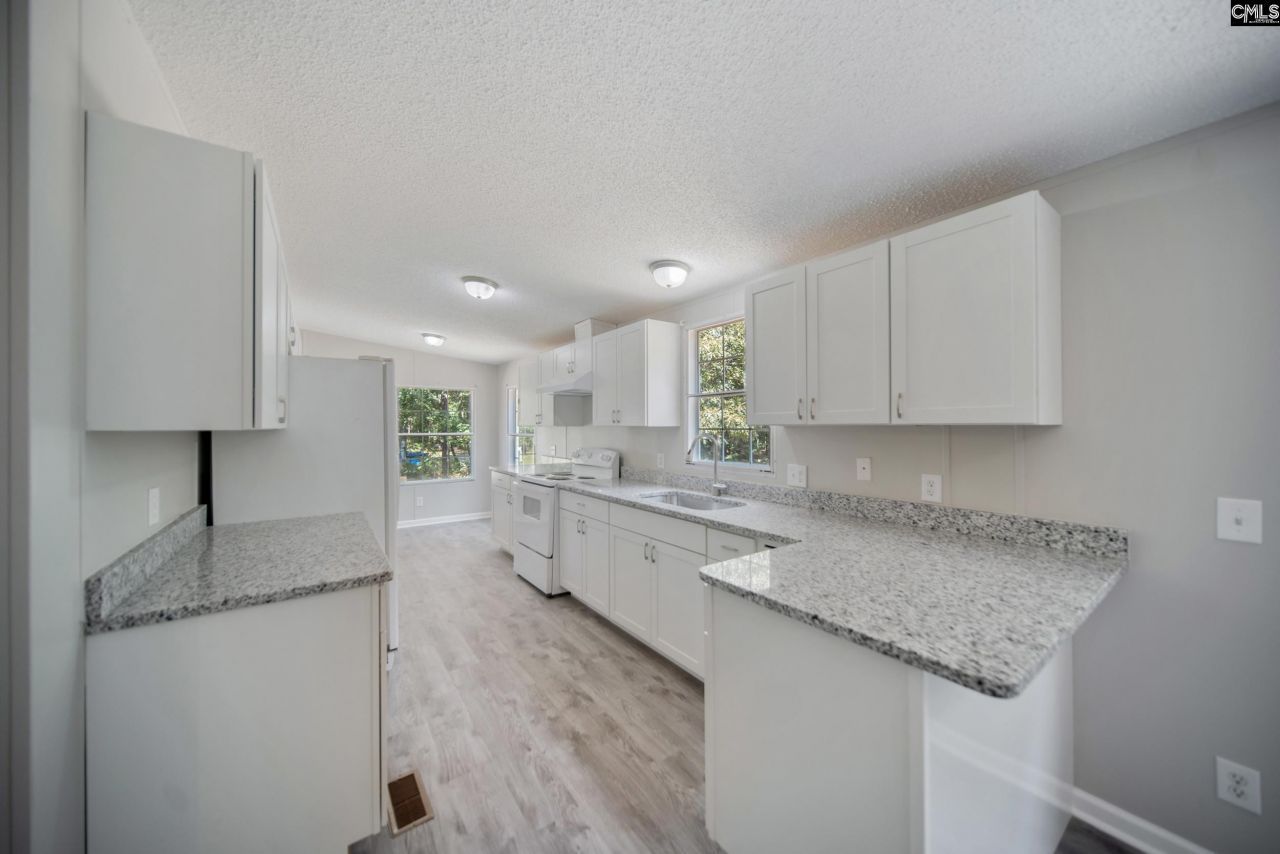 145 Glencrest Drive Photo 12