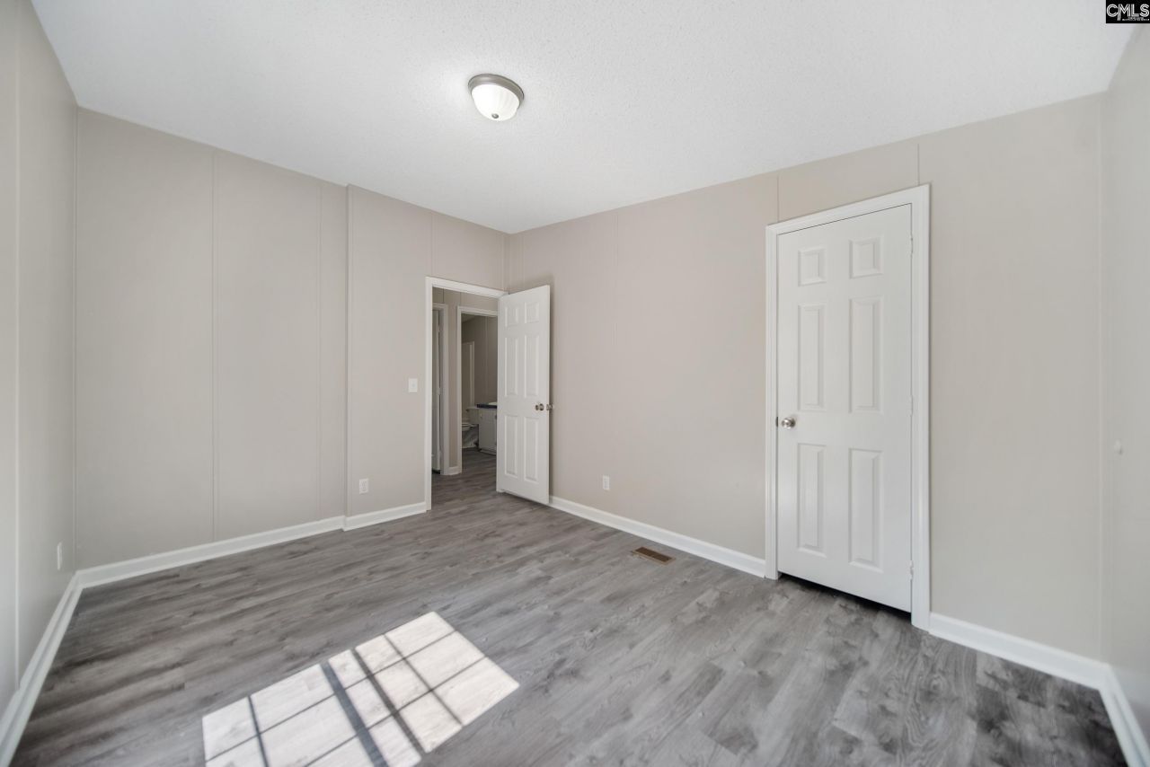 145 Glencrest Drive Photo 18