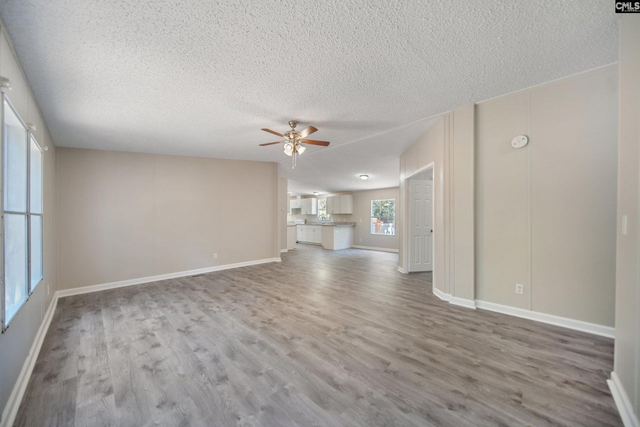 145 Glencrest Drive Photo 4