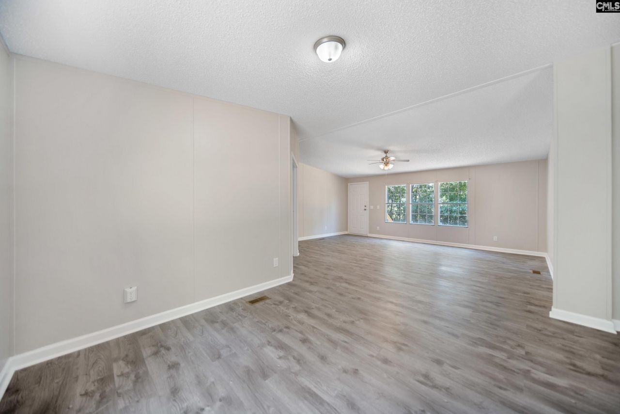 145 Glencrest Drive Photo 6