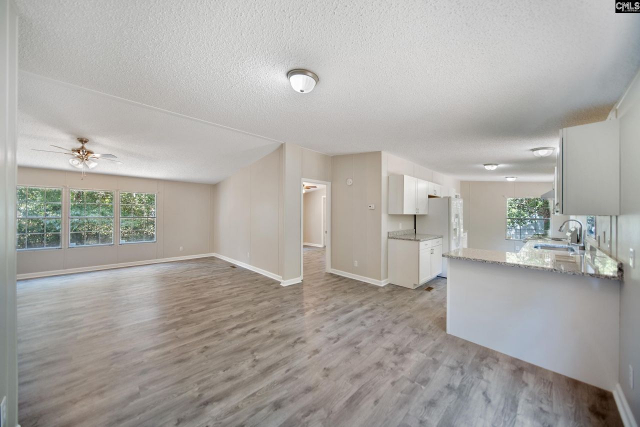 145 Glencrest Drive Photo 7