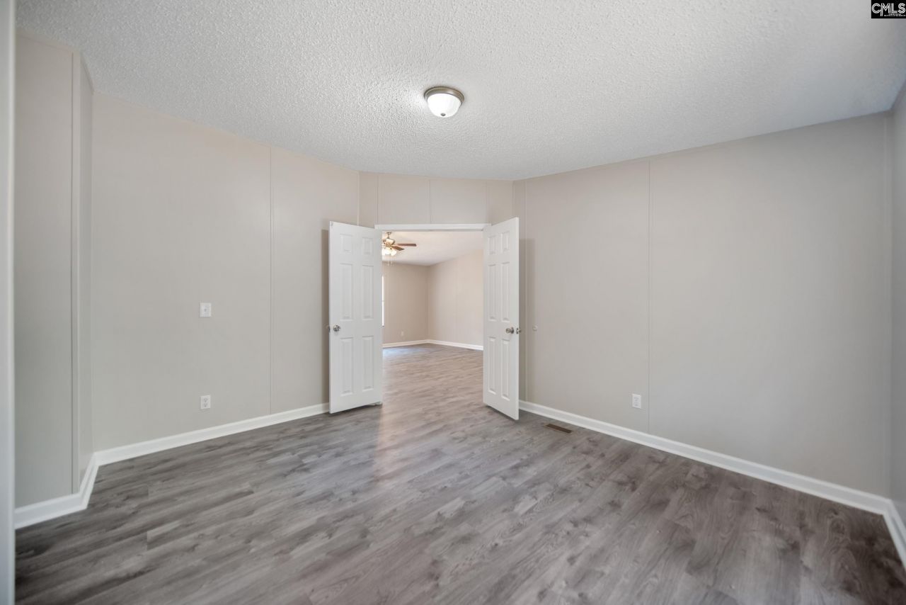 145 Glencrest Drive Photo 9