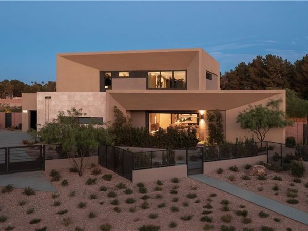 2655 E Juniper Branch Street, Las Vegas, NV 89117