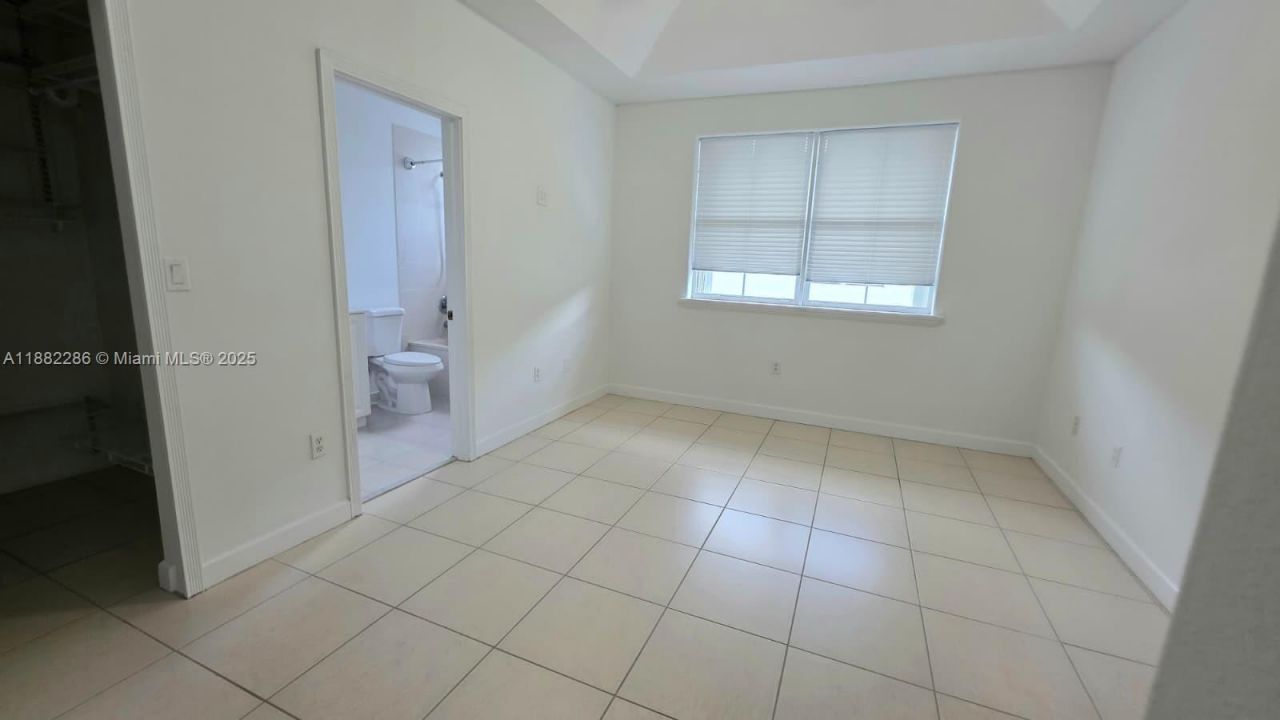 5570 NW 107th Ave, Unit 902, Doral, FL 33178 Photo