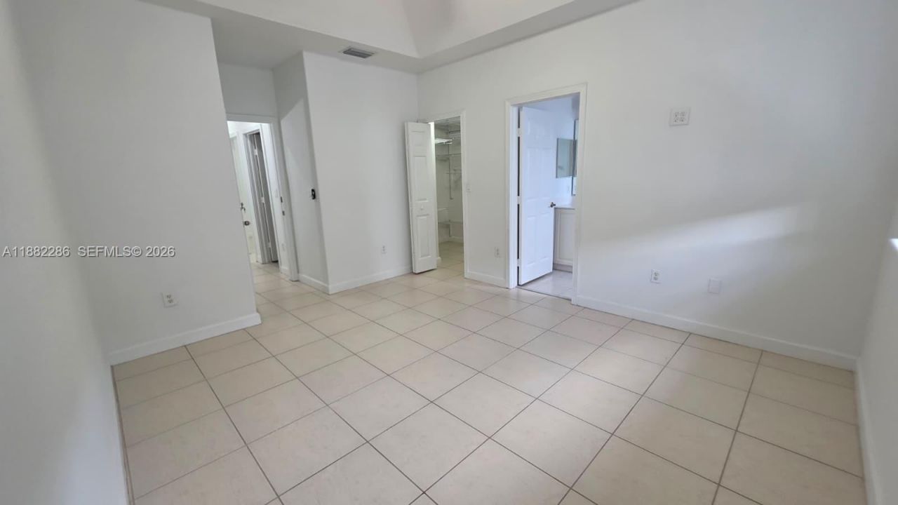 5570 NW 107th Ave, Unit 902, Doral, FL 33178 Photo