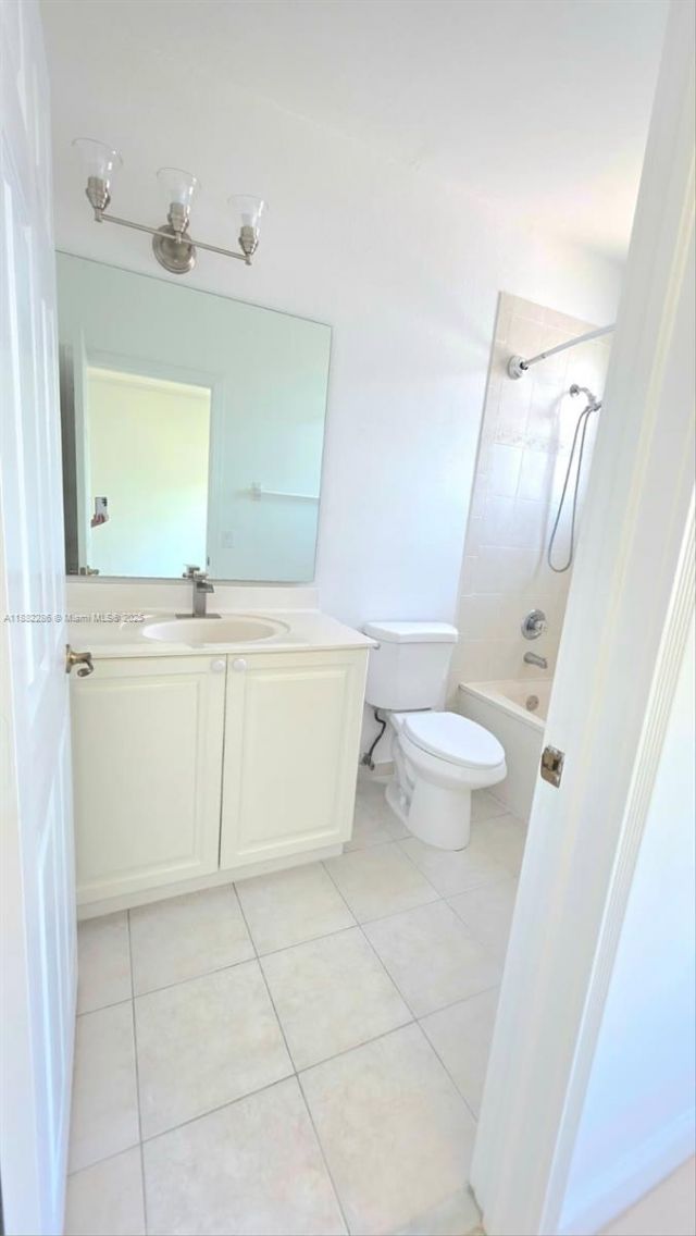 5570 NW 107th Ave, Unit 902, Doral, FL 33178 Photo
