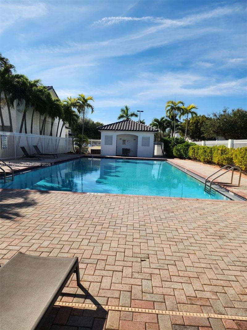 5570 NW 107th Ave, Unit 902, Doral, FL 33178 Photo