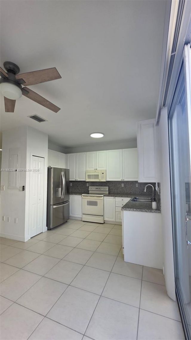 5570 NW 107th Ave, Unit 902, Doral, FL 33178 Photo