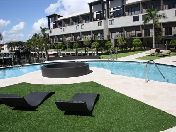 532 SE 1st Cir, Pompano Beach, FL 33060