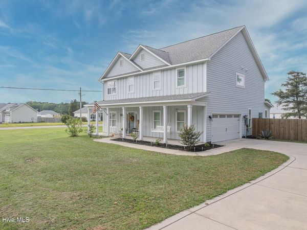 101 Kings Harbor Drive, Holly Ridge, NC 28445