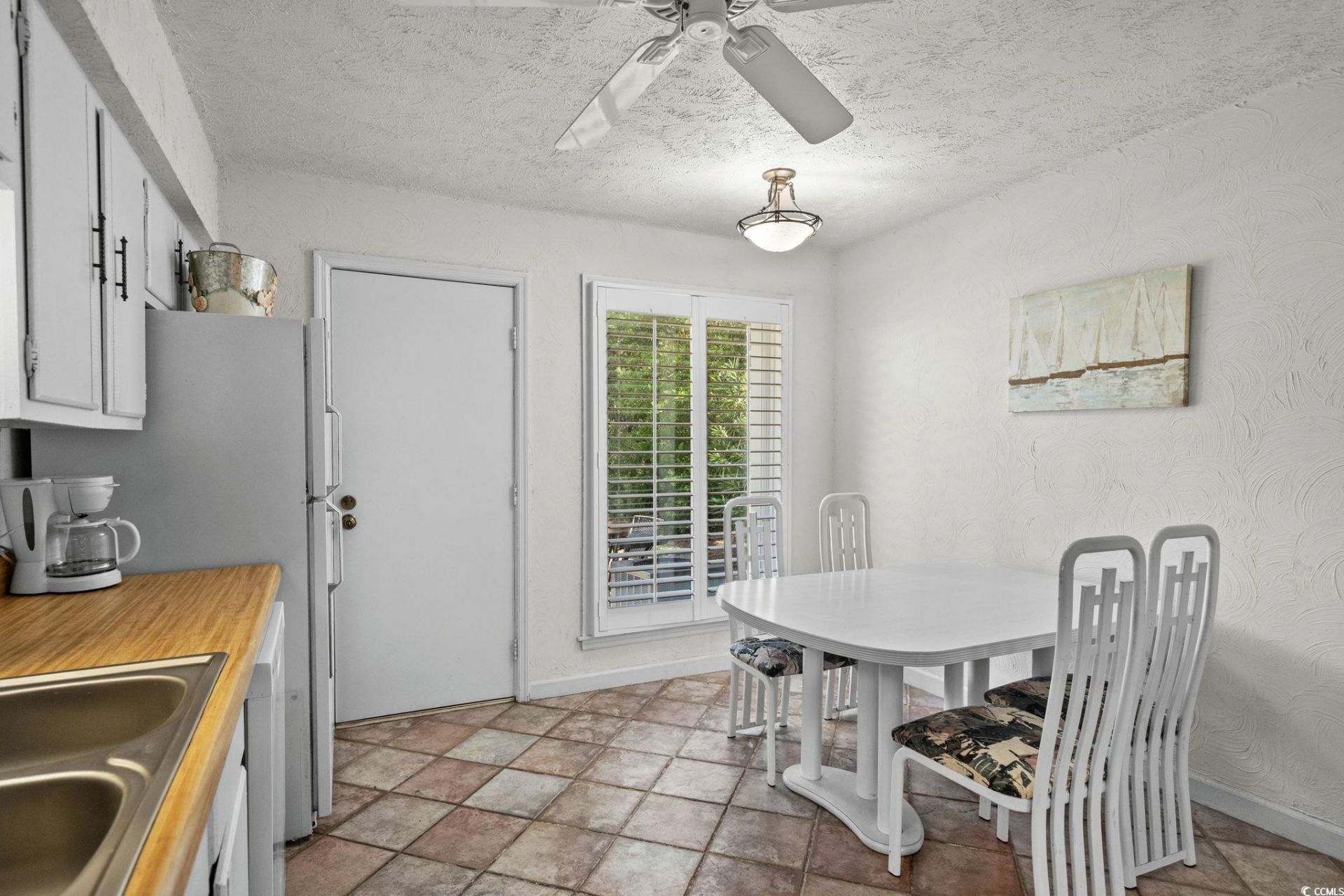 1621 Edge Dr. Photo 15