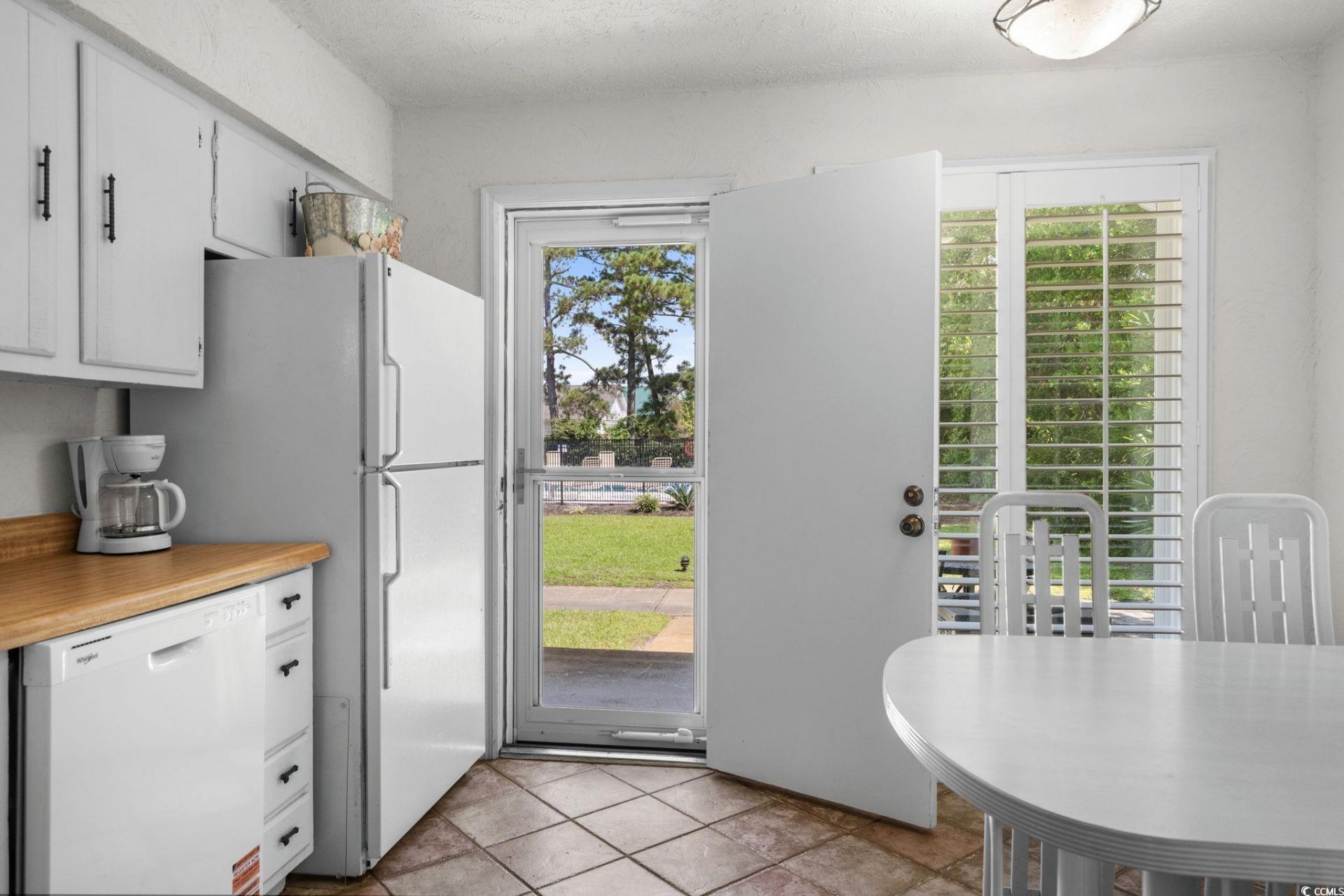 1621 Edge Dr. Photo 16