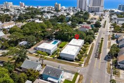 1621 Edge Dr. photo 4