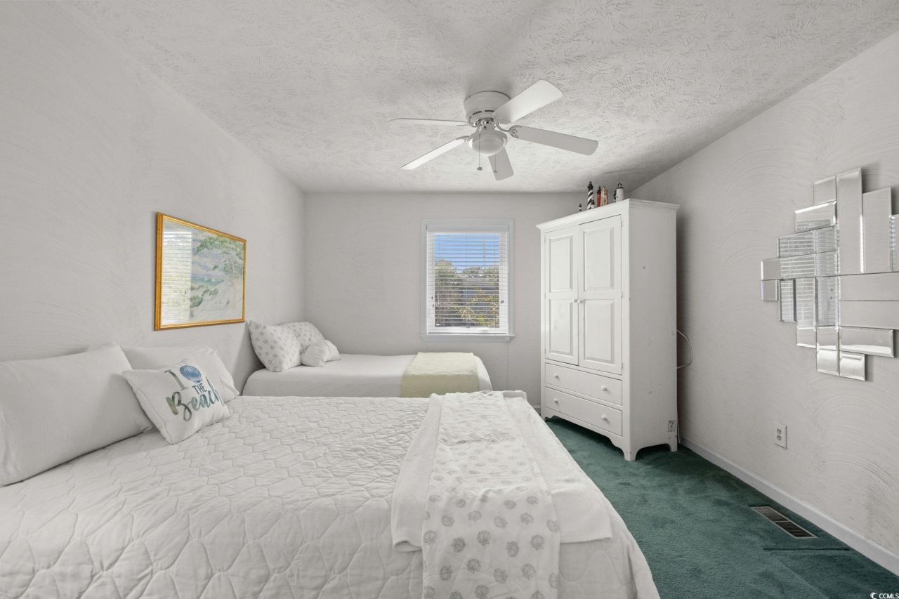 1621 Edge Dr. Photo 20