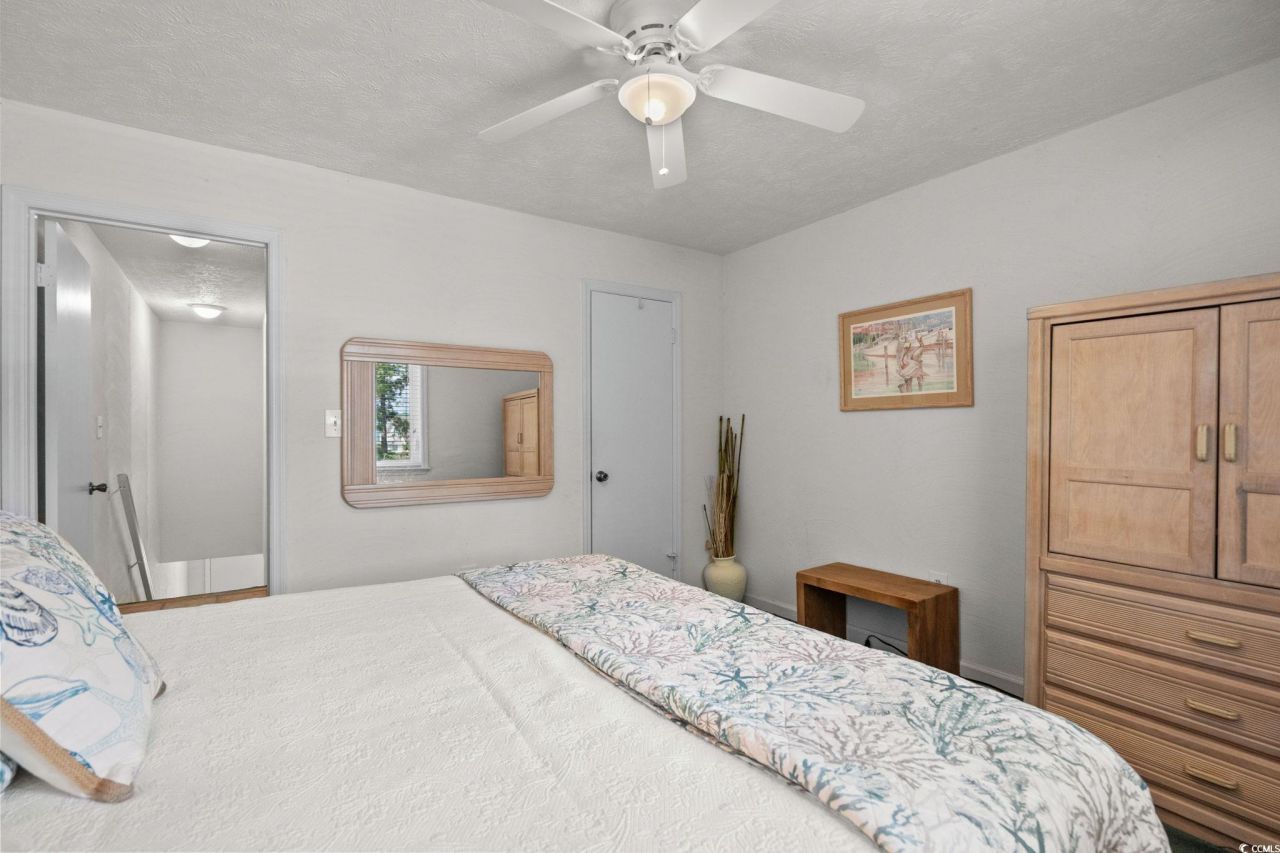 1621 Edge Dr. Photo 24