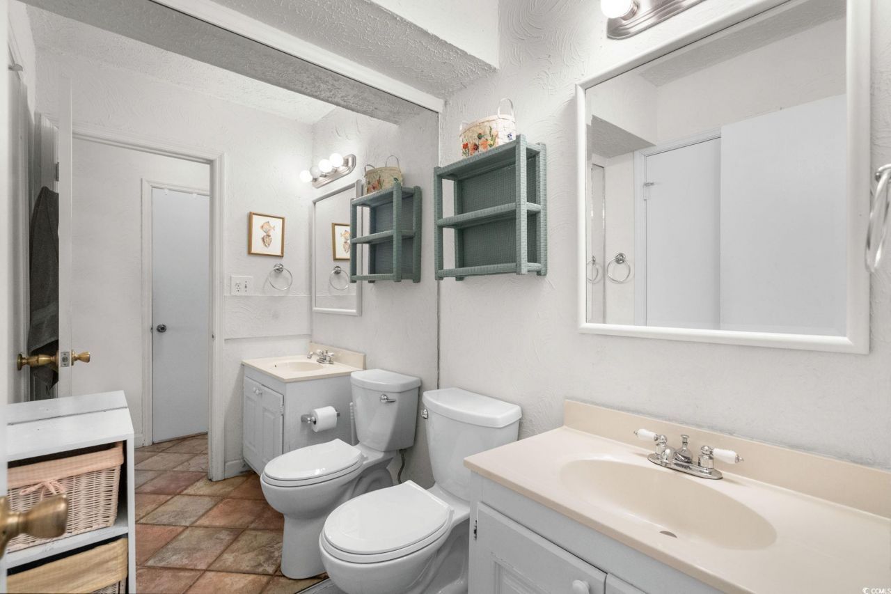 1621 Edge Dr. Photo 27