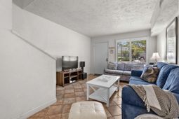 1621 Edge Dr. photo 4