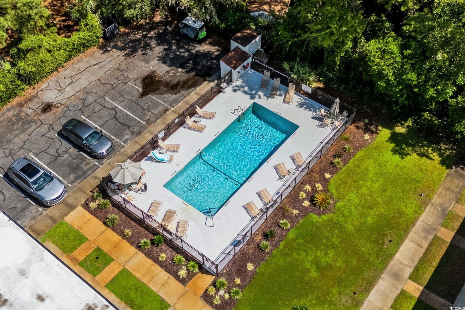 1621 Edge Dr. Photo 31