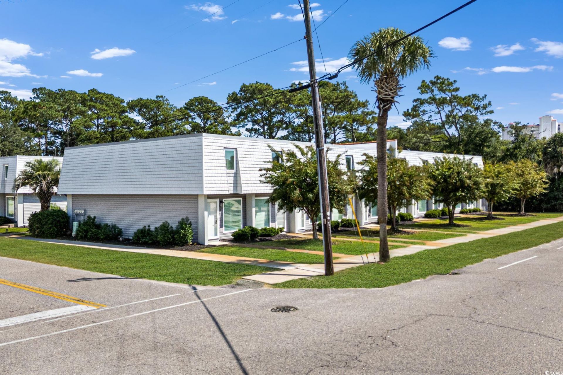 1621 Edge Dr. Photo 32