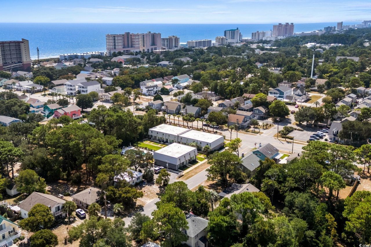 1621 Edge Dr. Photo 32