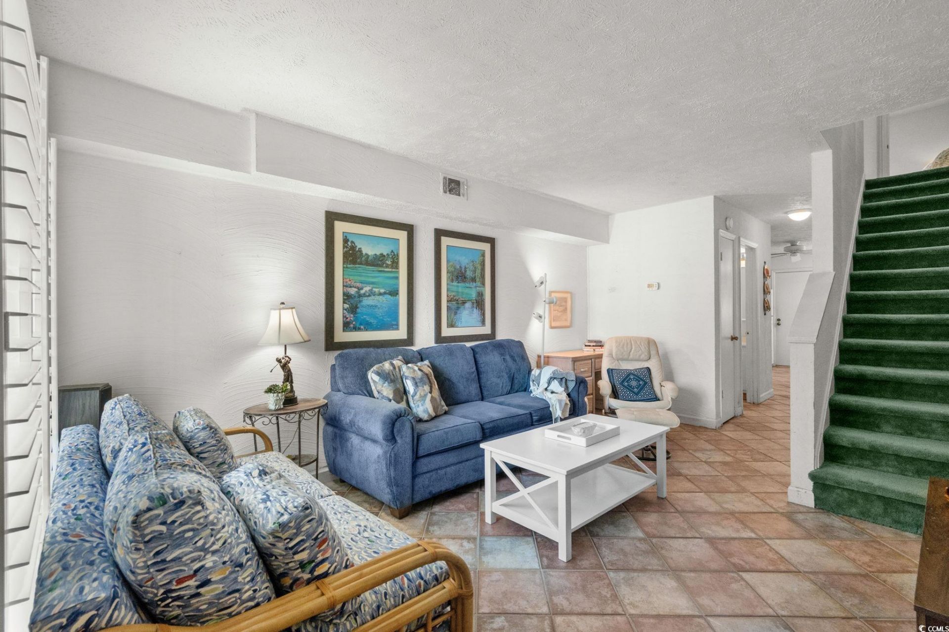 1621 Edge Dr. Photo 6
