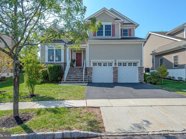 8 COMSTOCK LANE, SKILLMAN, NJ 08558