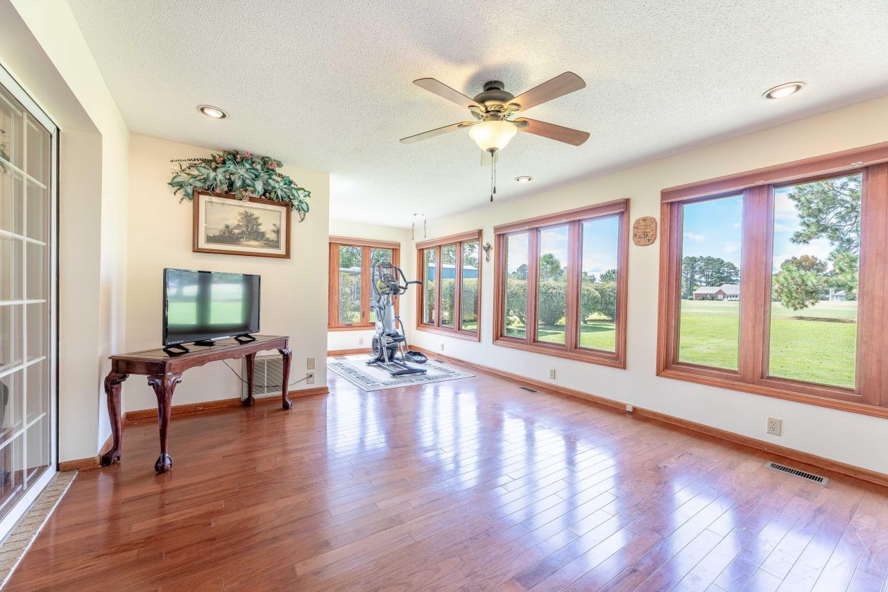 104 Cooper Drive Photo 15