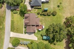 104 Cooper Drive photo 4