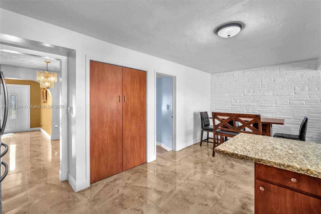 6757 Rose Dr, Miramar, FL 33023 Photo