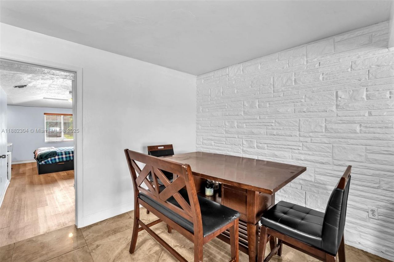 6757 Rose Dr, Miramar, FL 33023 Photo