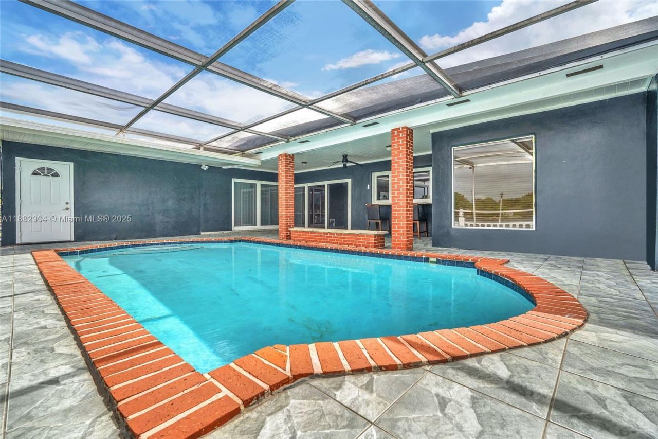 6757 Rose Dr, Miramar, FL 33023 Photo