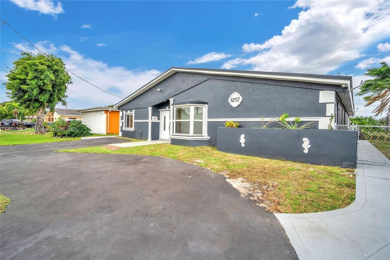 6757 Rose Dr, Miramar, FL 33023 Photo