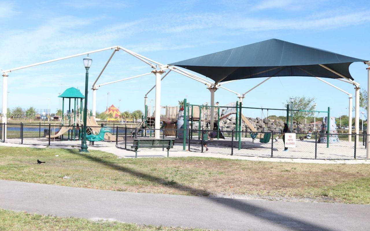 6757 Rose Dr, Miramar, FL 33023 Photo