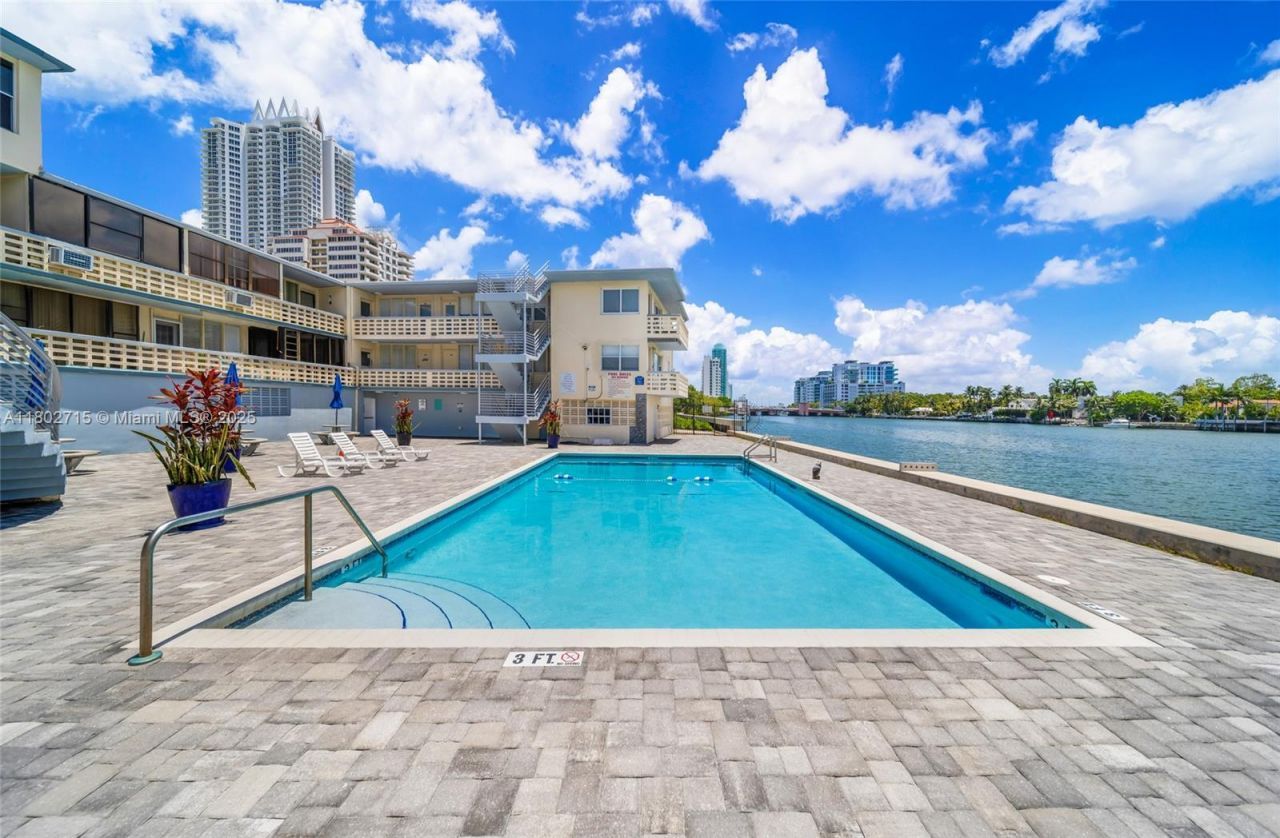 6484 Indian Creek Dr, Unit 202, Miami Beach, FL 33141 Photo