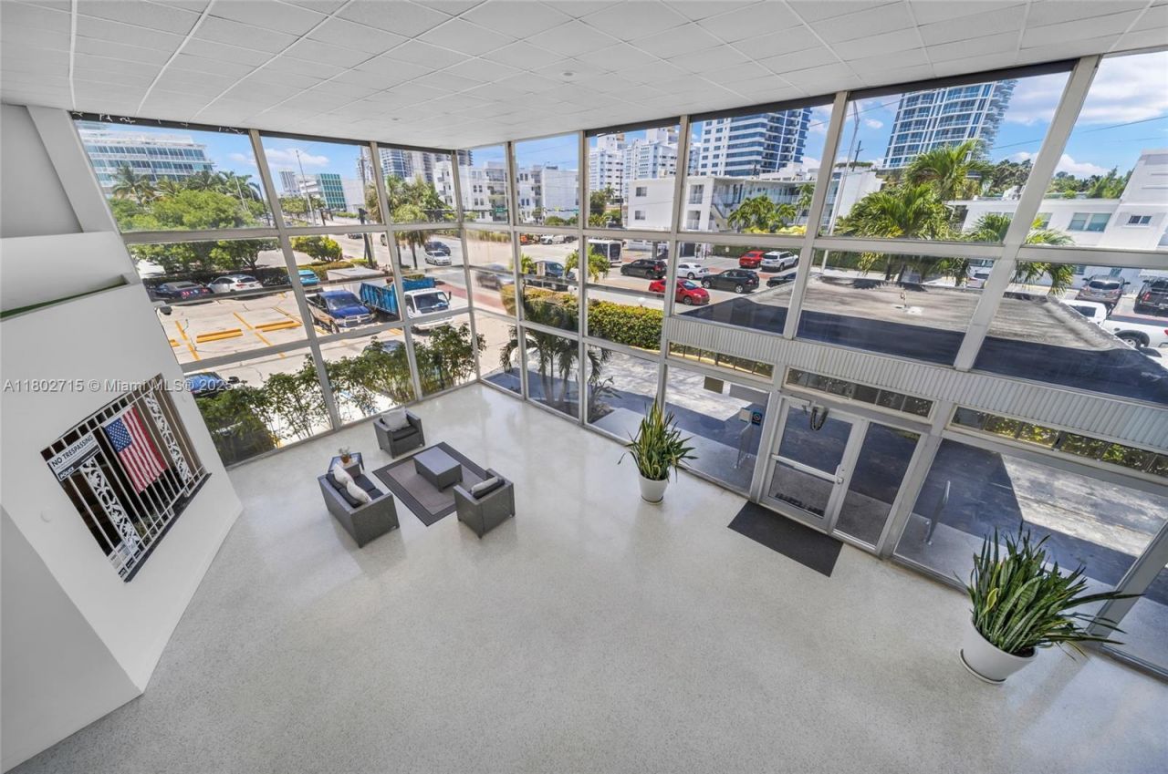 6484 Indian Creek Dr, Unit 202, Miami Beach, FL 33141 Photo