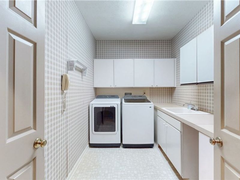 333 N Portage Path, Unit 6, Akron, OH 44303 Photo 16