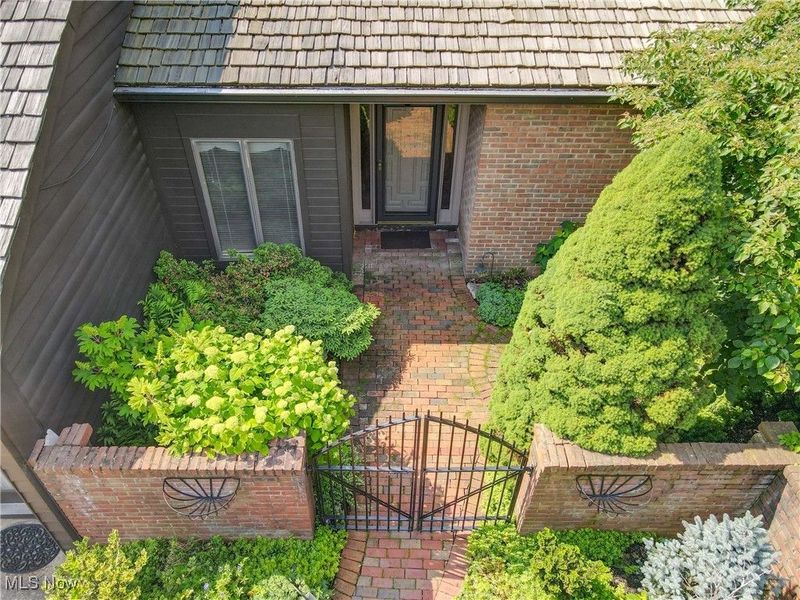 333 N Portage Path, Unit 6, Akron, OH 44303 Photo 2