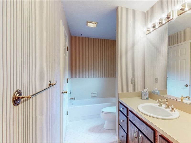 333 N Portage Path, Unit 6, Akron, OH 44303 Photo 22