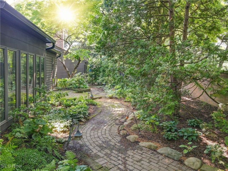 333 N Portage Path, Unit 6, Akron, OH 44303 Photo 24