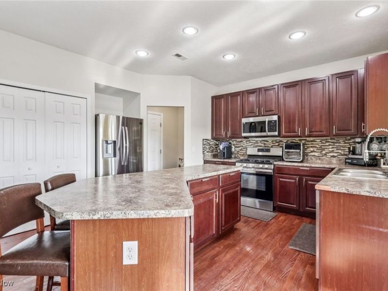 6357 Stonehaven Lane, Bedford, OH 44146 Photo 13