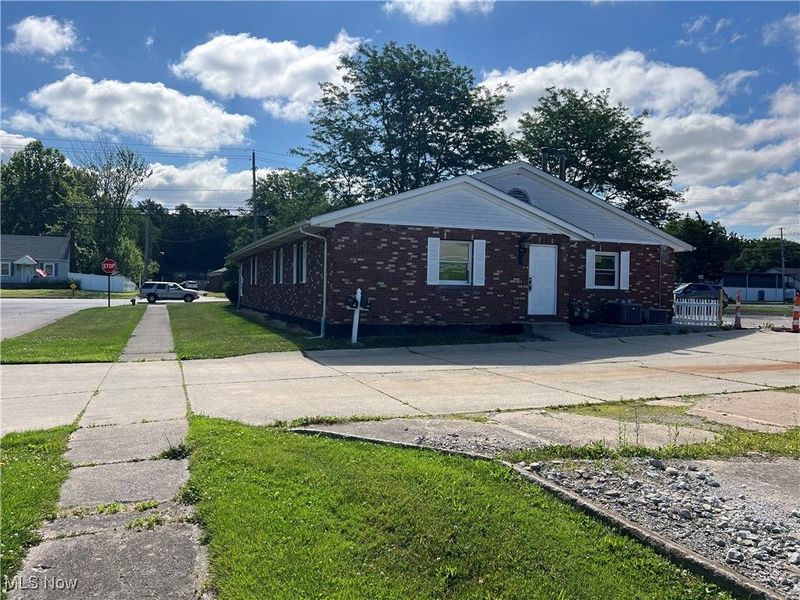 4940 Oberlin Avenue, Lorain, OH 44053 Photo 2
