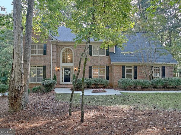 270 Emerald Lake Drive, Fayetteville, GA 30215